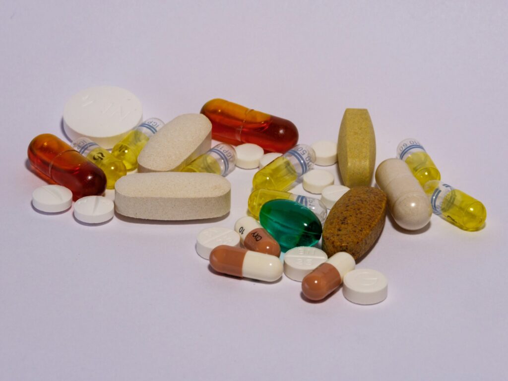Compresse e capsule di farmaci diversi